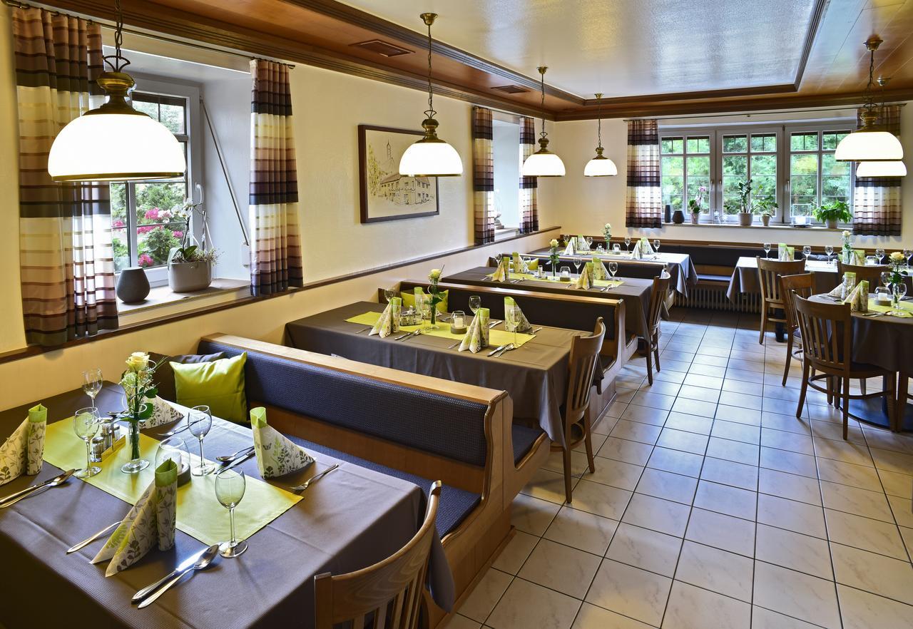 Landgasthof Adler Utzmemmingen Buitenkant foto